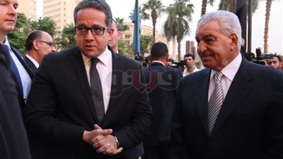 وزير الآثار يتفقد المعرض الأثري لبعثة الدومينيكان (صور)