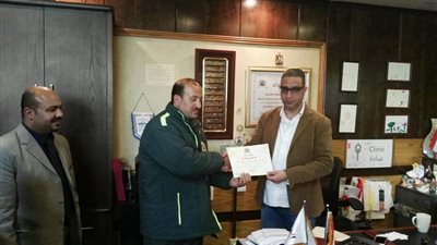 بالفيديو.. مسعف بالشرقية يروي تفاصيل العثورعلى مبالغ مالية