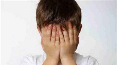 استشاري نفسي يكشف أسباب تعرض الأطفال للتحرش بـ«الحمامات»