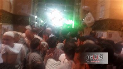 بالصور.. زحام شديد في مسجد السيدة زينب احتفالا بمولدها