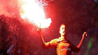 تحريات المباحث حول قطع طريق صلاح سالم.. ألتراس الأهلى أثار الشغب وروع الأهالى.. أشعل النيران أسفل كوبرى الجلاء وأوقف حركة المرور.. النيابة تأمر بحبسهم 4 أيام بتهمة الاعتداء على المرافق ورجال الشرطة