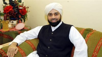 داعية سعودي: شيخ الأزهر يقود العالم لإقرار السلام بين البشر جميعا