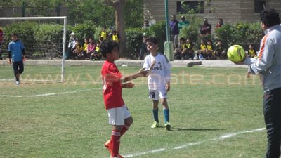 بالصور.. نجل سيد معوض يخطف الأضواء في مباراة الأهلي وإنبي بالبراعم