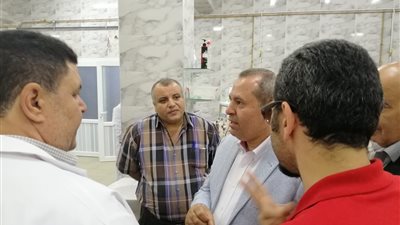 ١٤صورة ترصد جولة وكيل صحة الدقهلية قبل افتتاح قسم الكلي والحضانات بدكرنس
