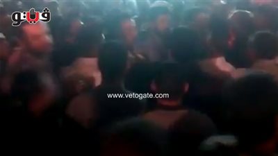 بالفيديو.. اشتباكات بين الأمن والشباب في مولد السيدة زينب