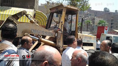 بالصور.. حملة مكبرة لإزالة الإشغالات بشوارع 