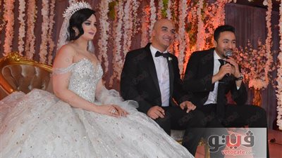 بالصور.. حمادة هلال والليثي وبوسي يحيون حفل زفاف ابنة شقيق محلب