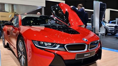بالصور.. «BMW» تزيح الستار عن موديل خاص من «i8» الهجين