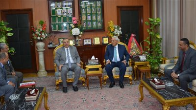 محافظ الدقهلية يعلن دعمه لأصحاب المشروعات الصغيرة الجادة