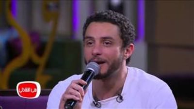 بالفيديو.. أحمد الفيشاوي يغني «راب» باستوديو «معكم»