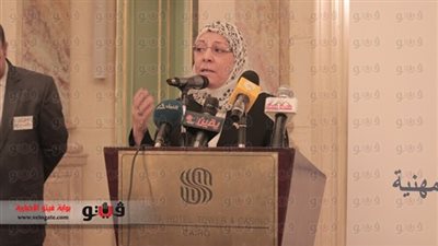 «ناهد عشري»: لا نعاني نقصًا في العمالة.. ومعدلات البطالة مرتفعة