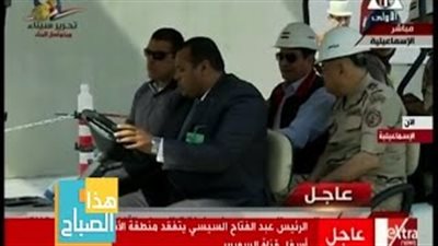 بالفيديو.. لحظة وصول السيسي لتفقد مشروع أنفاق السويس