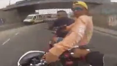 بالفيديو..الشرطة البرازيلية تقتل لصًا حاول سرقة دراجة نارية