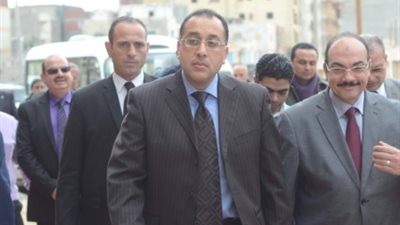 وزير الإسكان يضع حجر أساس سوق الجملة بالسادات