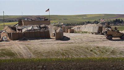 أمريكا تؤكد نشر بعض قواتها حول حقول النفط شمال سوريا