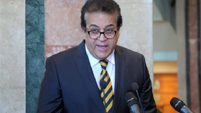 وزير التعليم العالي ينفي اتجاه الدولة للسيطرة على جامعة زويل