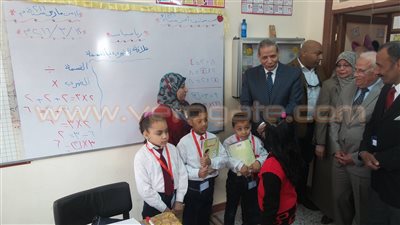 «البورسعيدية» لوزير التعليم بعد جولته بالمدارس: «انهاردة إجازة يا بيه»