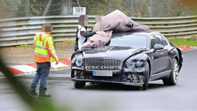 أول حادث لسيارة بنتلي فلاينج سبير 2020 أثناء اختبارها بحلبة نوربرجرنج (صور)