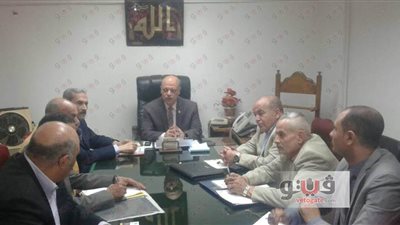 لجنة تنفيذية تبحث 4 مشروعات تنموية لتشغيل الشباب بالغربية