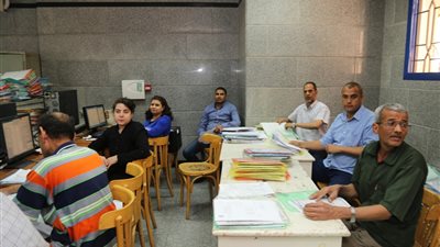 انتظام العمل بوحدة استرداد الأراضي في قنا (صور)