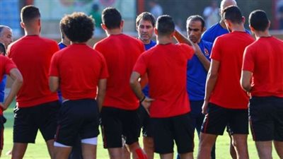 أفشة والشناوي يتألقان بمران الأهلي الجماعي