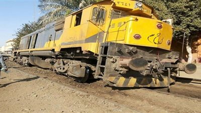 رفع جرار خرج عن القضبان بسكك حديد طنطا