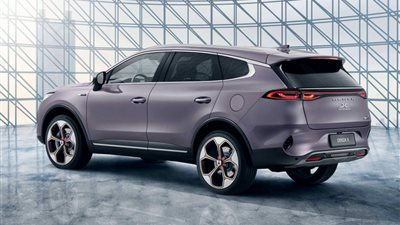 تعاون بين مرسيدس وBYD لإنتاج السيارة الكهربائية Denza X