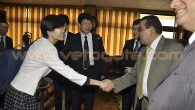 بالصور.. وفد طلابي من بكين يزور جامعة قناة السويس