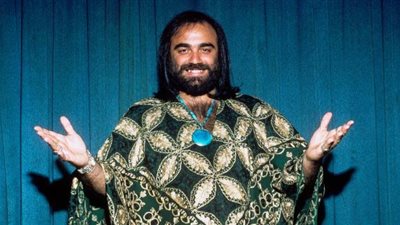 ديميس روسوس: أمي ليست راقصة وأعشق أم كلثوم