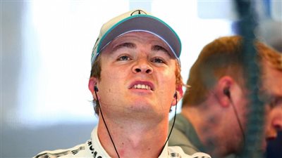 سائق سيارات فورمولا- 1 يطلب مساعدة جمهوره لإيجاد خوذته المسروقة