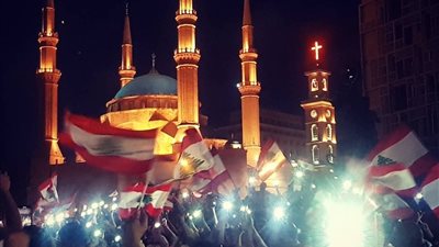 نانسي عجرم تنشر صورة مسجد وكنيسة في تظاهرات لبنان: كلنا واحد