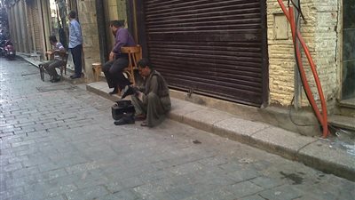 بالصور والفيديو.. شارع المعز يتحول إلى 