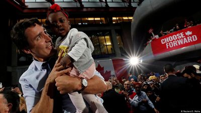 توقعات ببقاء ترودو في منصبه بحكومة أقلية بكندا