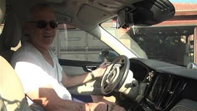 جانتس يكايد نتنياهو بعد تكليفه بتشكيل حكومة الاحتلال (فيديو)