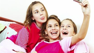 تعلمي كيف تساعدي طفلك على تكوين صداقات جيدة