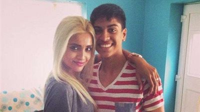 أم يتوقف ملامح سنها عند عمر العشرين (صور)