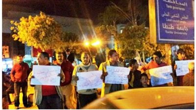 المتظاهرون يغلقون الكافيهات والمحلات التجارية ببورسعيد