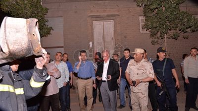 نشرة الأخبار: إنقاذ أسيوط من كارثة.. تجريد عامل من ملابسه ونزع عينه بسكين