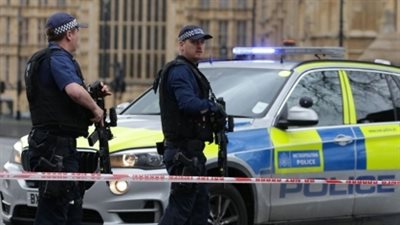 بريطانيا تحقق مع زوجة دبلوماسي أمريكي قتلت طفلا