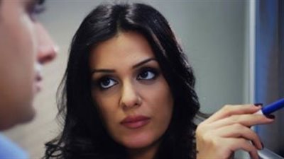 إنجي المقدم تواصل تصوير مشاهدها في «30 يوم» مع آسر ياسين