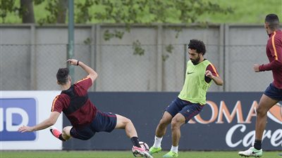 بالصور.. محمد صلاح يظهر في تدريبات روما استعدادا للديربي