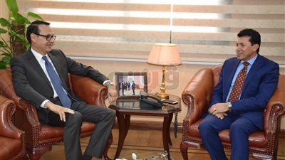 وزير الشباب يستقبل رئيس مجلس أمناء الجامعة الألمانية (صور)