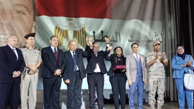 مدير تعليم الجيزة يشهد حفل انتصارات أكتوبر بمسرح المدينة التعليمية (صور)