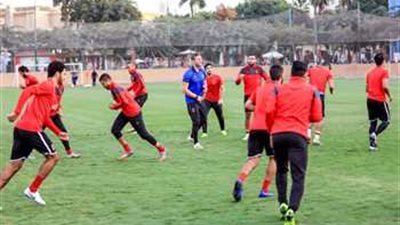 تدريبات خفيفة.. فقرة ترفيهية في مران الأهلي
