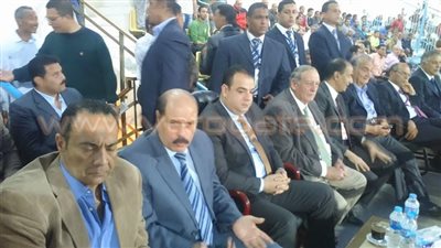 بالصور.. محافظ الفيوم يهنئ «المقاصة» بالفوز على «دون بوسكو» الكونغولي