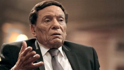 عادل إمام لحفيده: «عامل مؤدب دا إنت مصيبة»