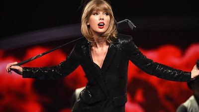 تايلور سويفت ضحية المهووسين المستمرة