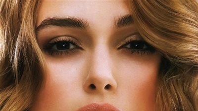 إستراتيجية تنسيق الماكياج مع لون الحواجب