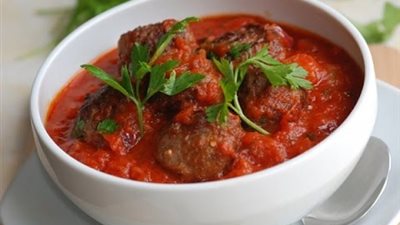 طريقة إعداد «كرات اللحم بالكمون والصلصة الحمراء»