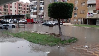 طوارئ في بورسعيد لاحتواء أزمة تراكم مياه الأمطار يالشوارع (صور)